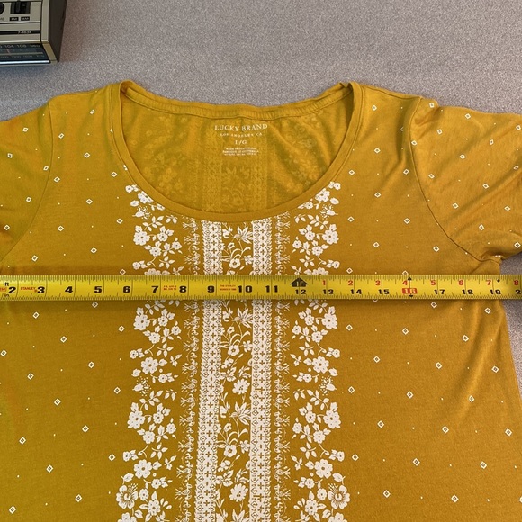 Lucky Brand - Ladies short sleeve floral print top. Size L - Picture 6 of 8